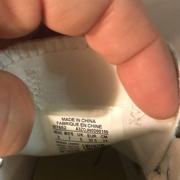 Converse shoes - Picture 5 of 9